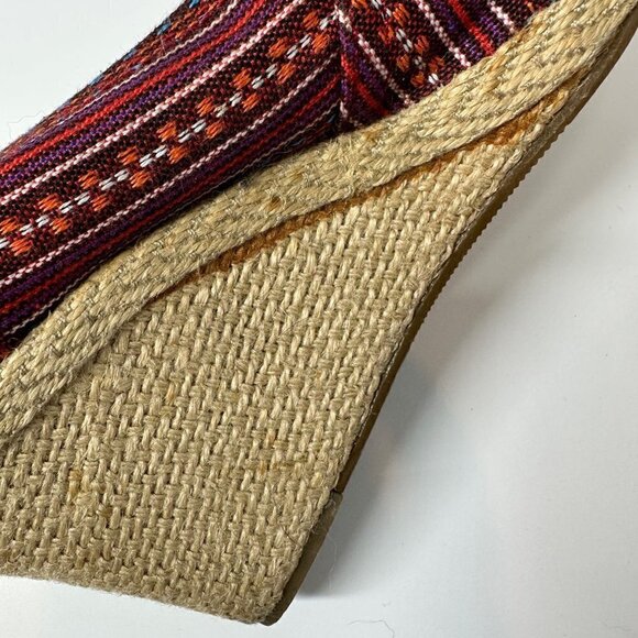 TOMS Espadrille Wedge Pumps Peep Toe Red Boho Pattern Canvas Women size 8.5 - Picture 7 of 9